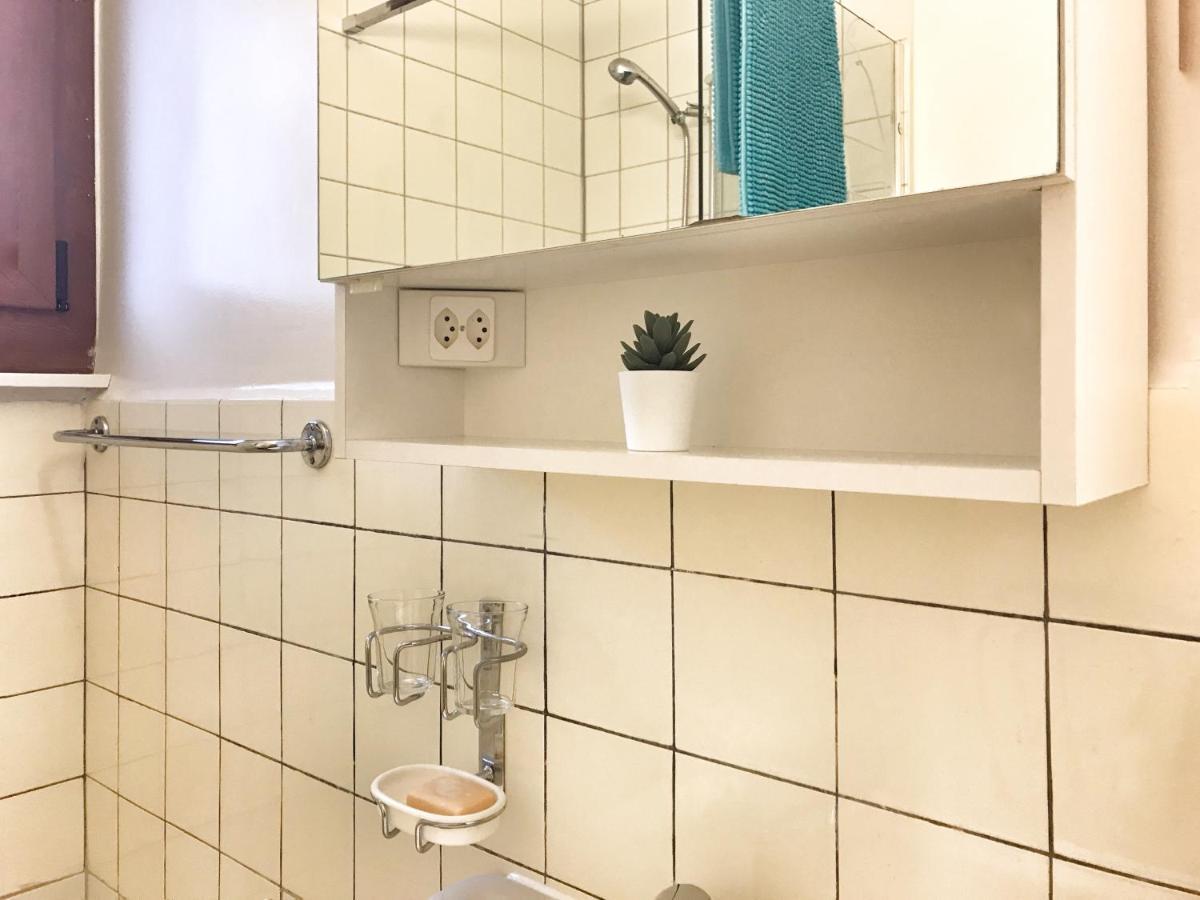 לינה וארוחת בוקר מיירין Lindo Lugar - Just A 7 Minute Walk From The Airport מראה חיצוני תמונה